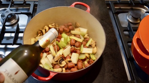 Maccheroni met merguez, asperges en tomatensaus